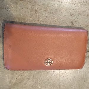 Tory Burch brown Robinson Continental wallet
